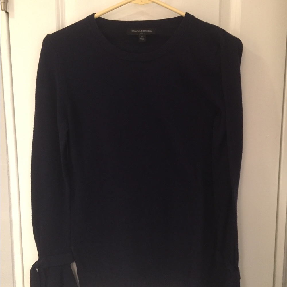 Banana Republic navy sweater